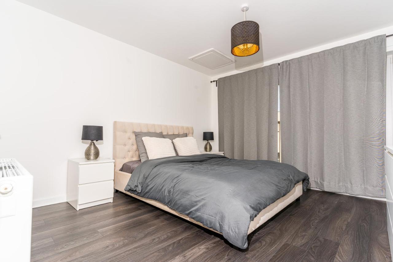 Spacious 3 Bedroom House In Glasgow City With Private Parking & Garden Экстерьер фото